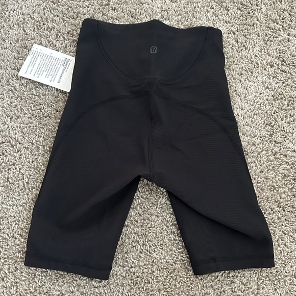 Lululemon black shorts - Picture 5 of 5